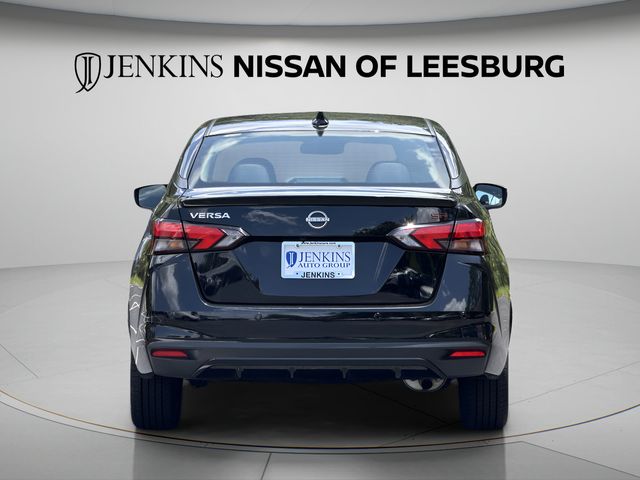 2024 Nissan Versa Sedan SR - Photo 9