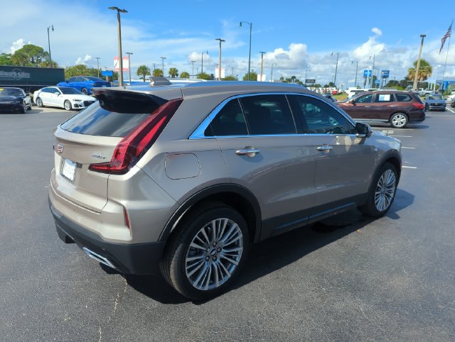 2025 Cadillac XT4 Premium Luxury - Photo 6