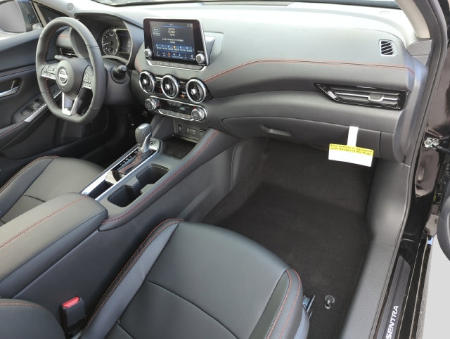 2025 Nissan Sentra SR - Photo 17