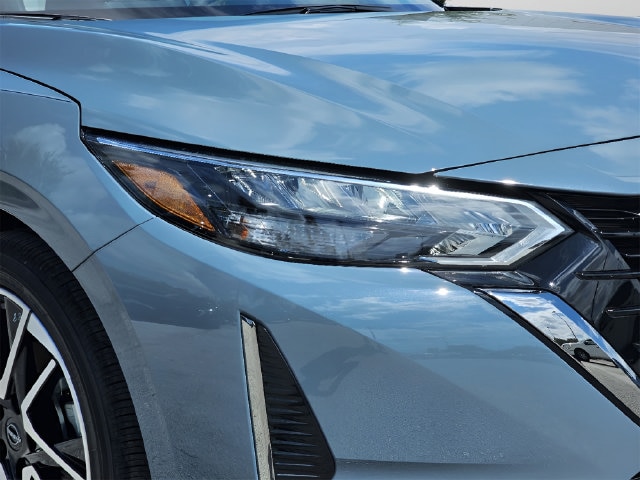 2025 Nissan Sentra SR - Photo 18