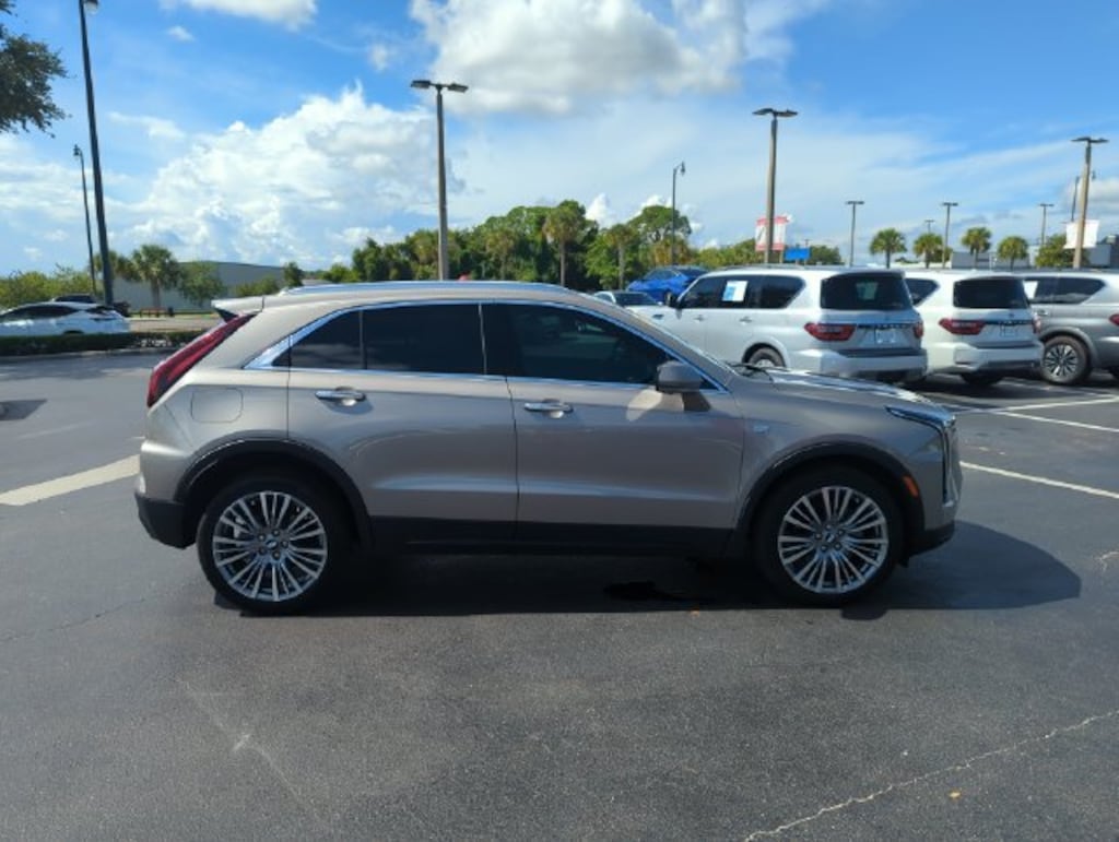 Used 2025 CADILLAC XT4 Premium Luxury SUV