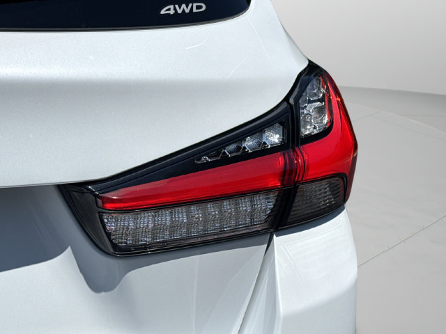 2024 Mitsubishi Outlander Sport ES - Photo 19