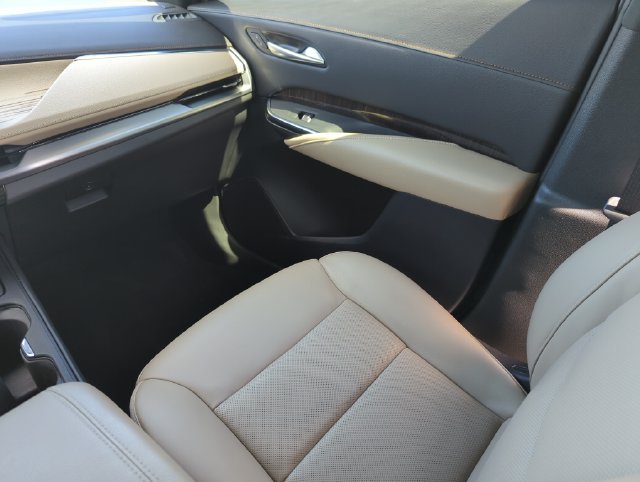 2025 Cadillac XT4 Premium Luxury - Photo 29