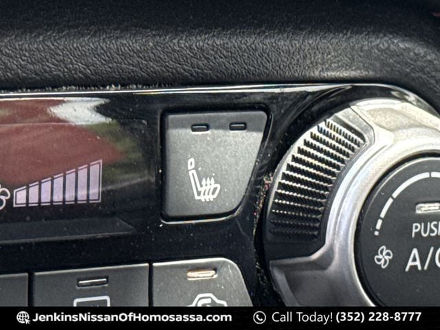 2024 Nissan Versa Sedan SR - Photo 38