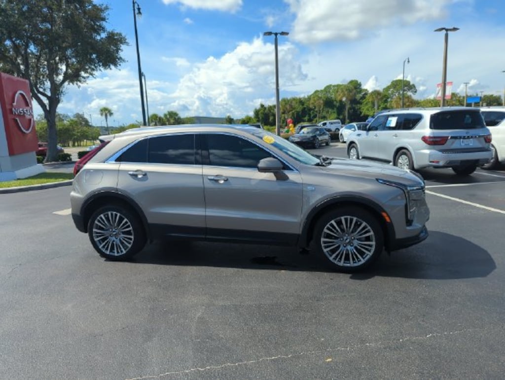 Used 2025 CADILLAC XT4 Premium Luxury SUV