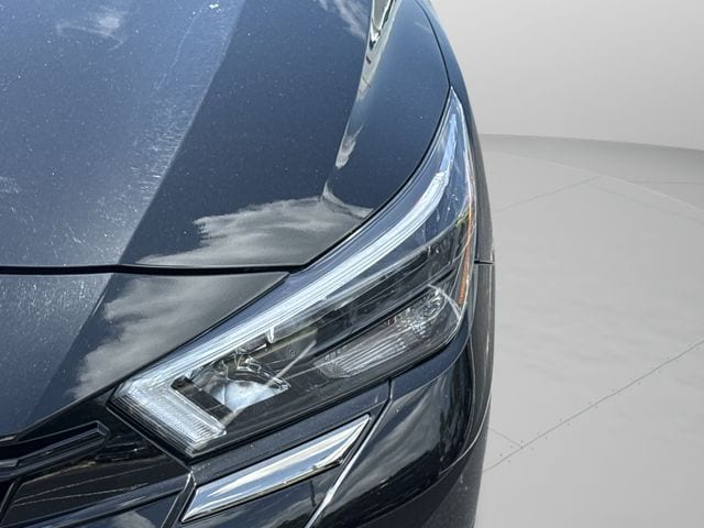 2024 Nissan Versa Sedan SR - Photo 17