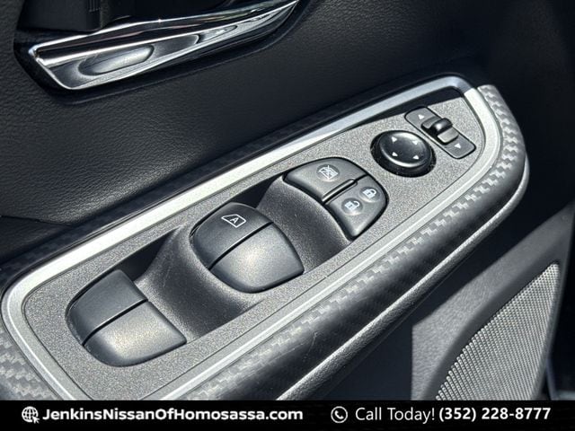 2024 Nissan Versa Sedan SR - Photo 30