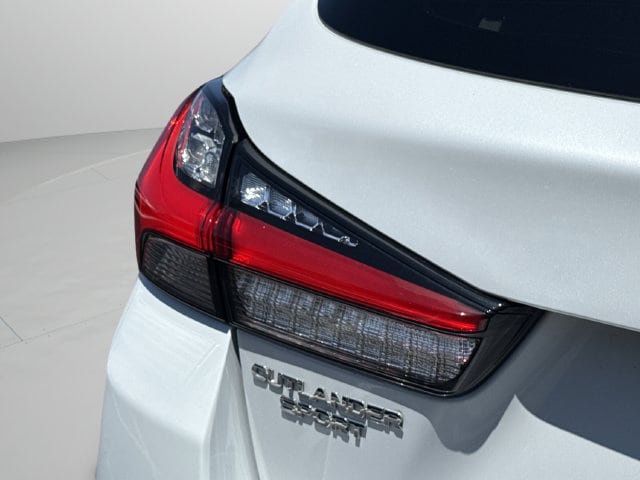 2024 Mitsubishi Outlander Sport ES - Photo 18