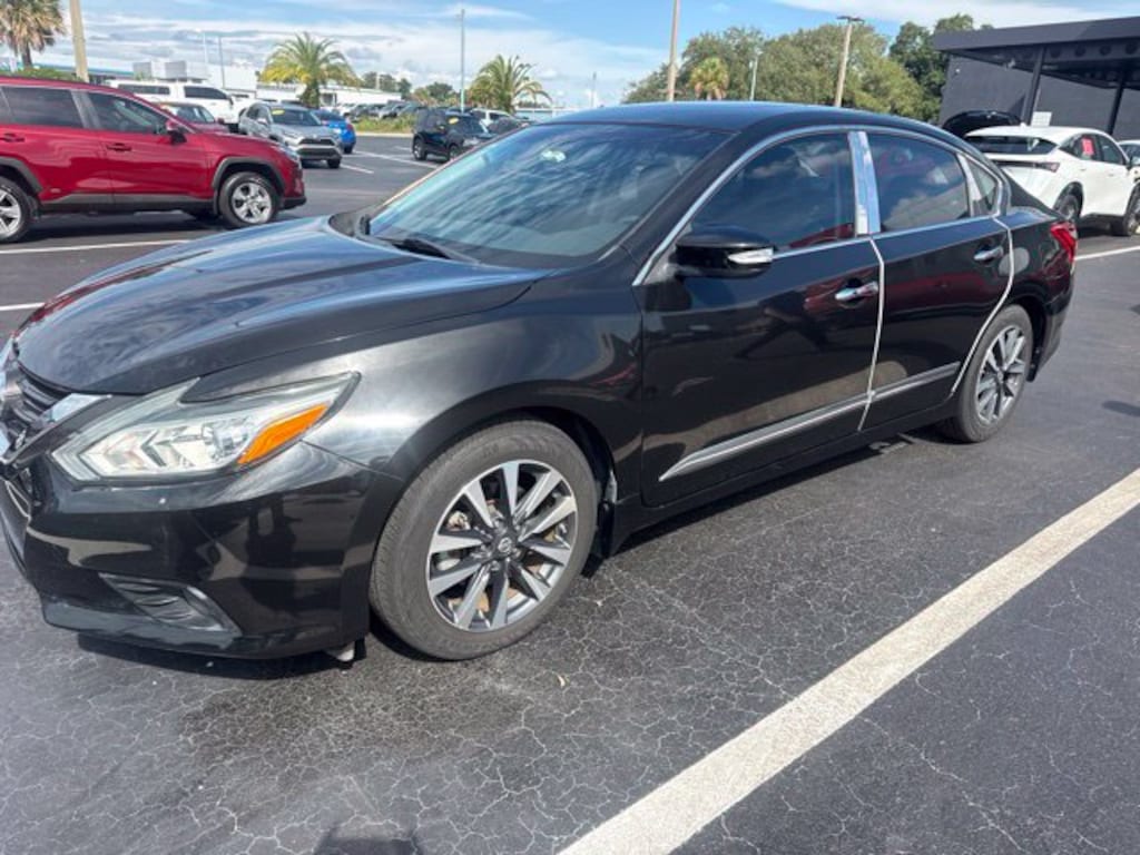 Used 2016 Nissan Altima 2.5 SV Sedan
