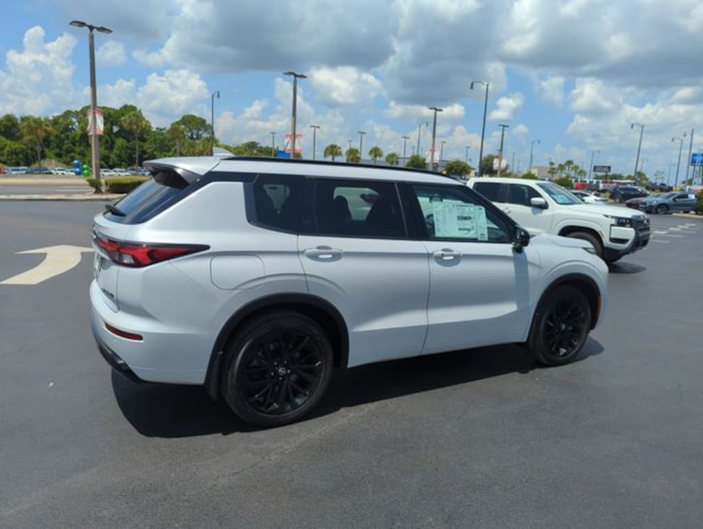 New 2026 Nissan Rogue Plug-In Hybrid Platinum SUV