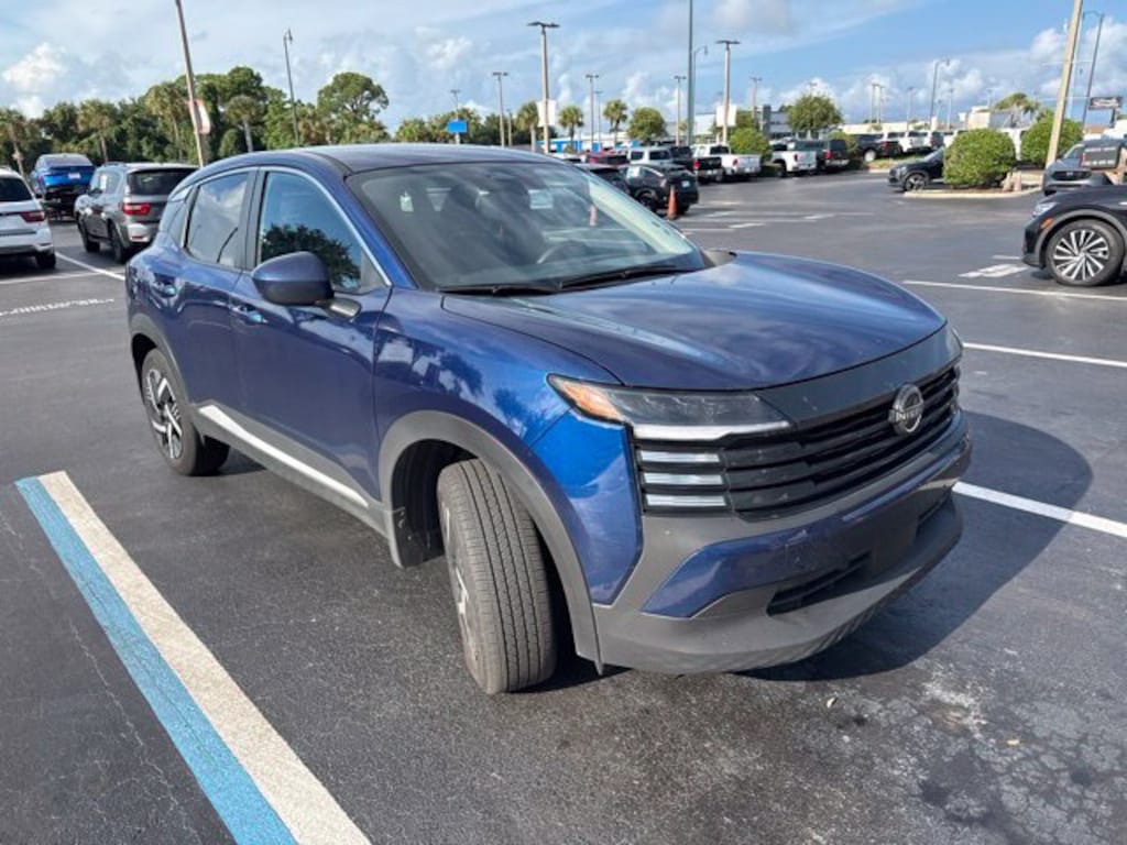 Used 2025 Nissan Kicks SV SUV