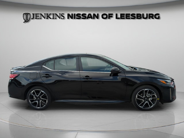 2025 Nissan Sentra SR - Photo 9