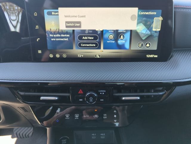 2026 Nissan KICKS SR - Photo 28