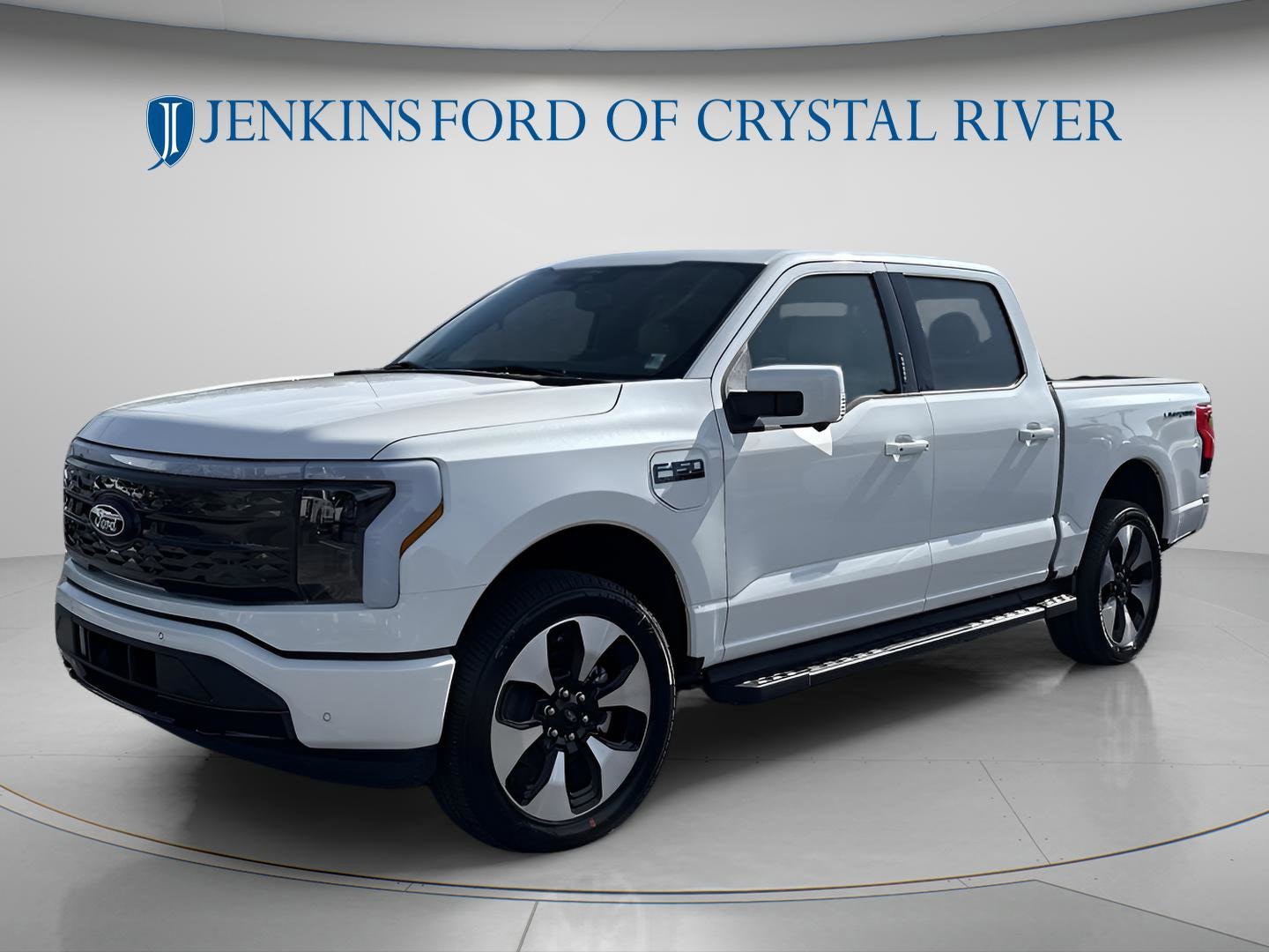 2025 Ford F-150 Lightning Platinum - Photo 18