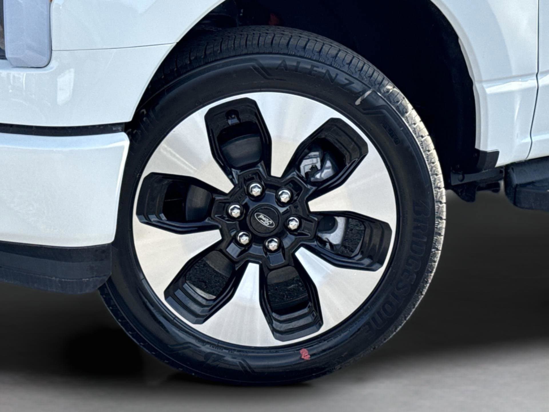 2025 Ford F-150 Lightning Platinum - Photo 51