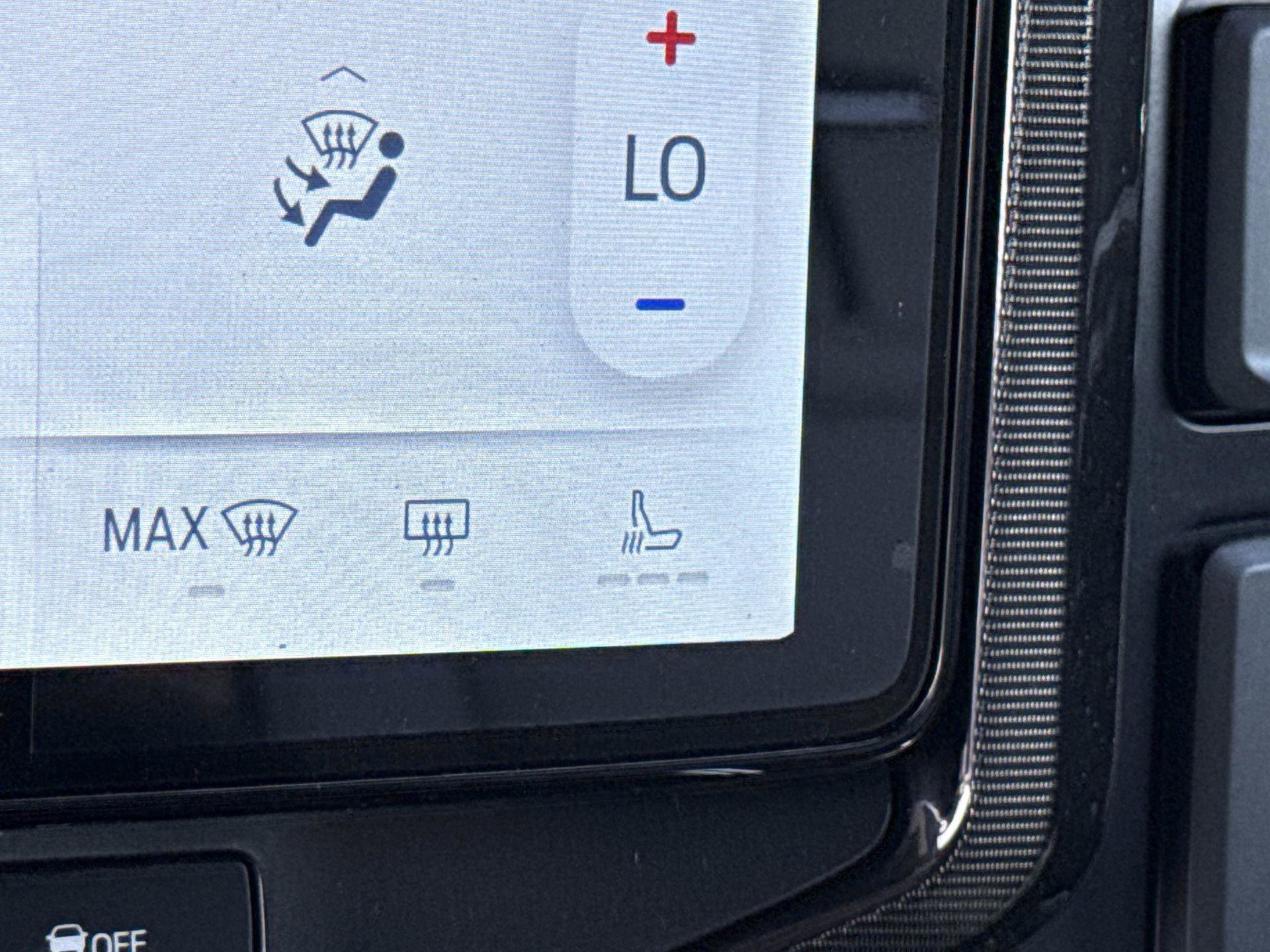 2025 Ford F-150 Lightning Platinum - Photo 45