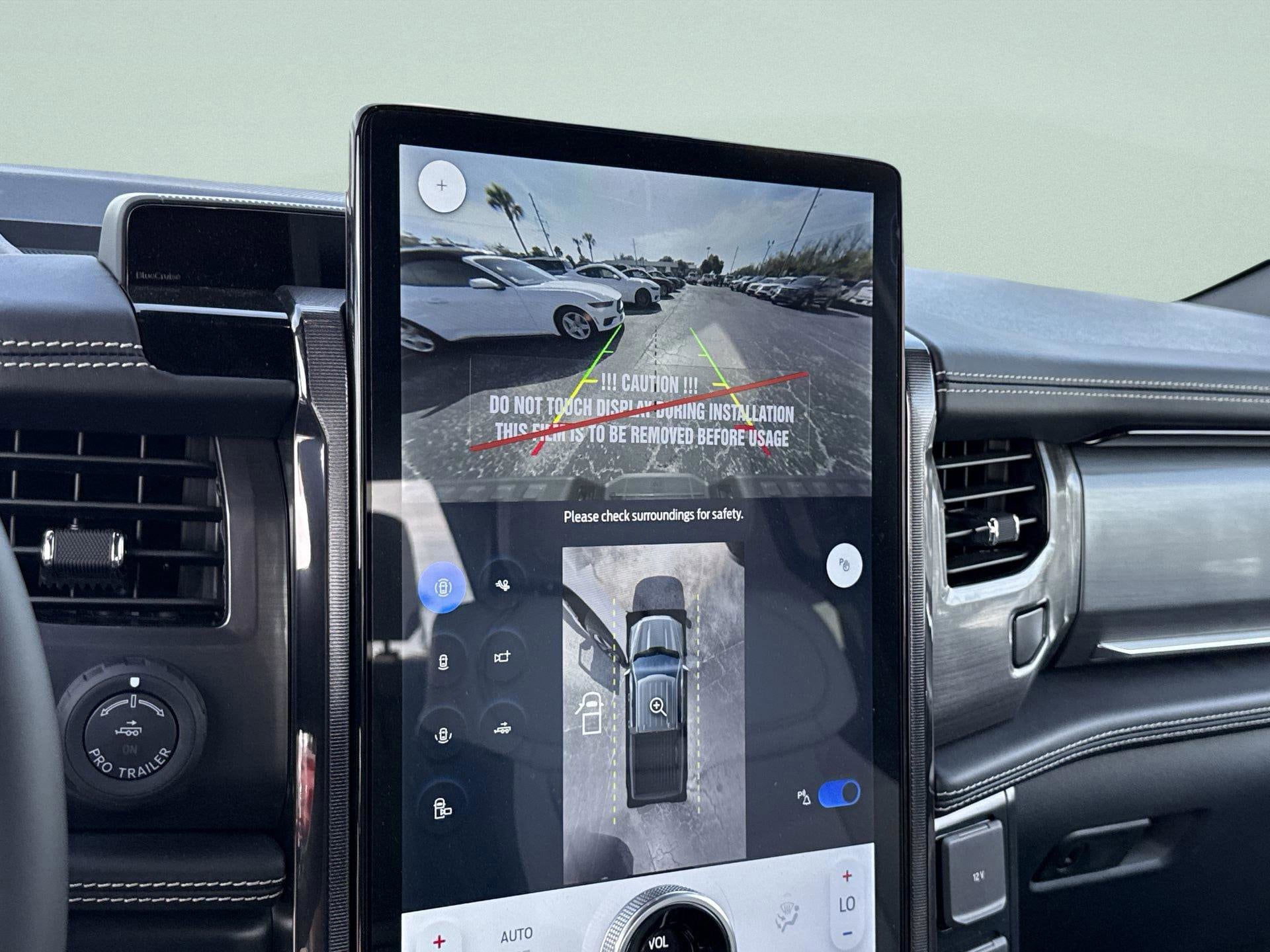 2025 Ford F-150 Lightning Platinum - Photo 42