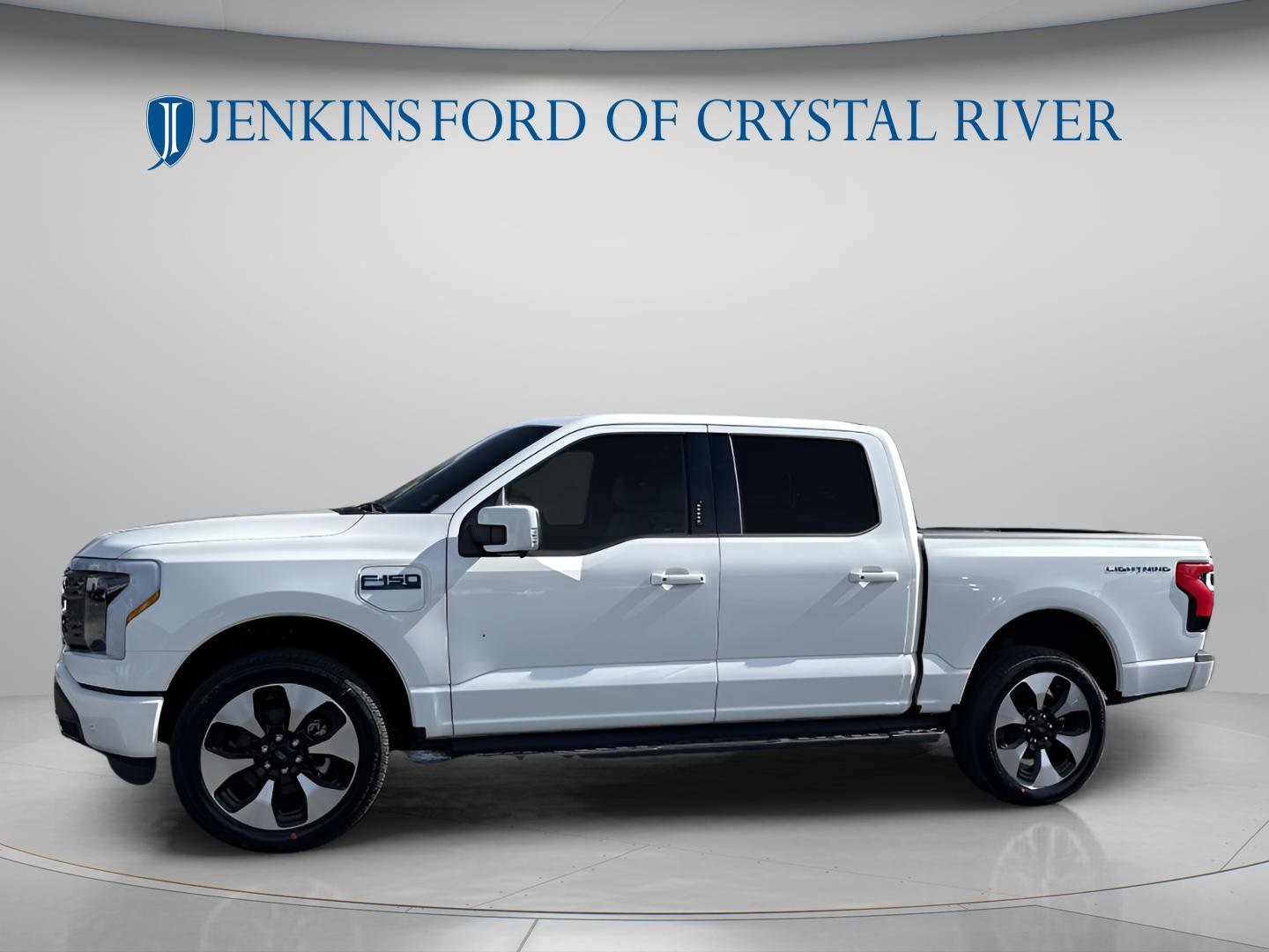 2025 Ford F-150 Lightning Platinum - Photo 17