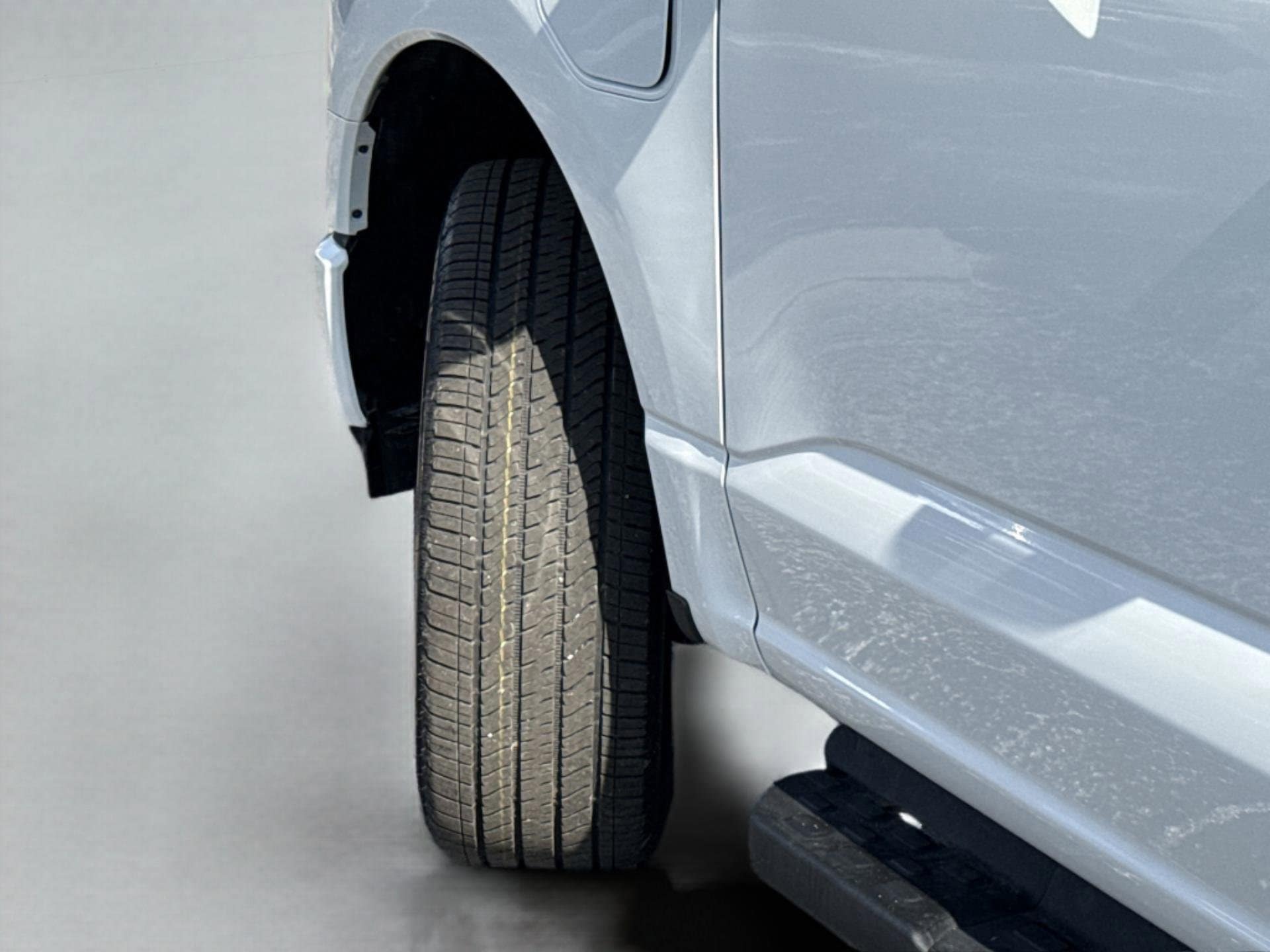 2025 Ford F-150 Lightning Platinum - Photo 52