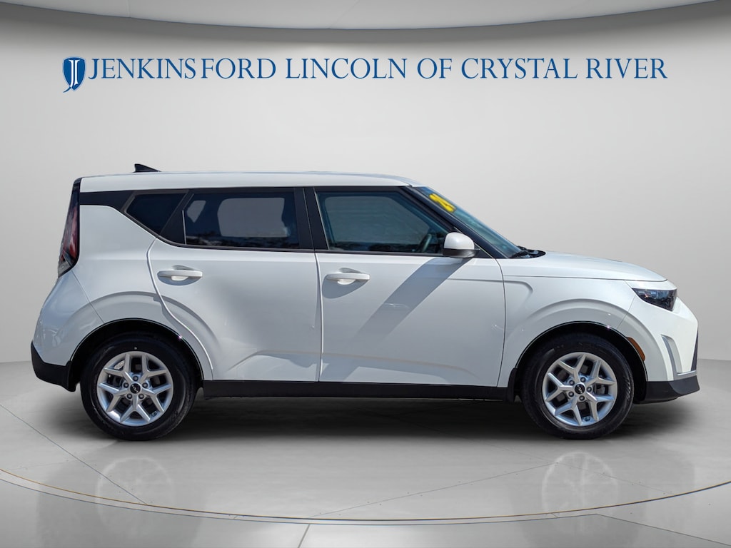 Used 2024 Kia Soul LX Hatchback
