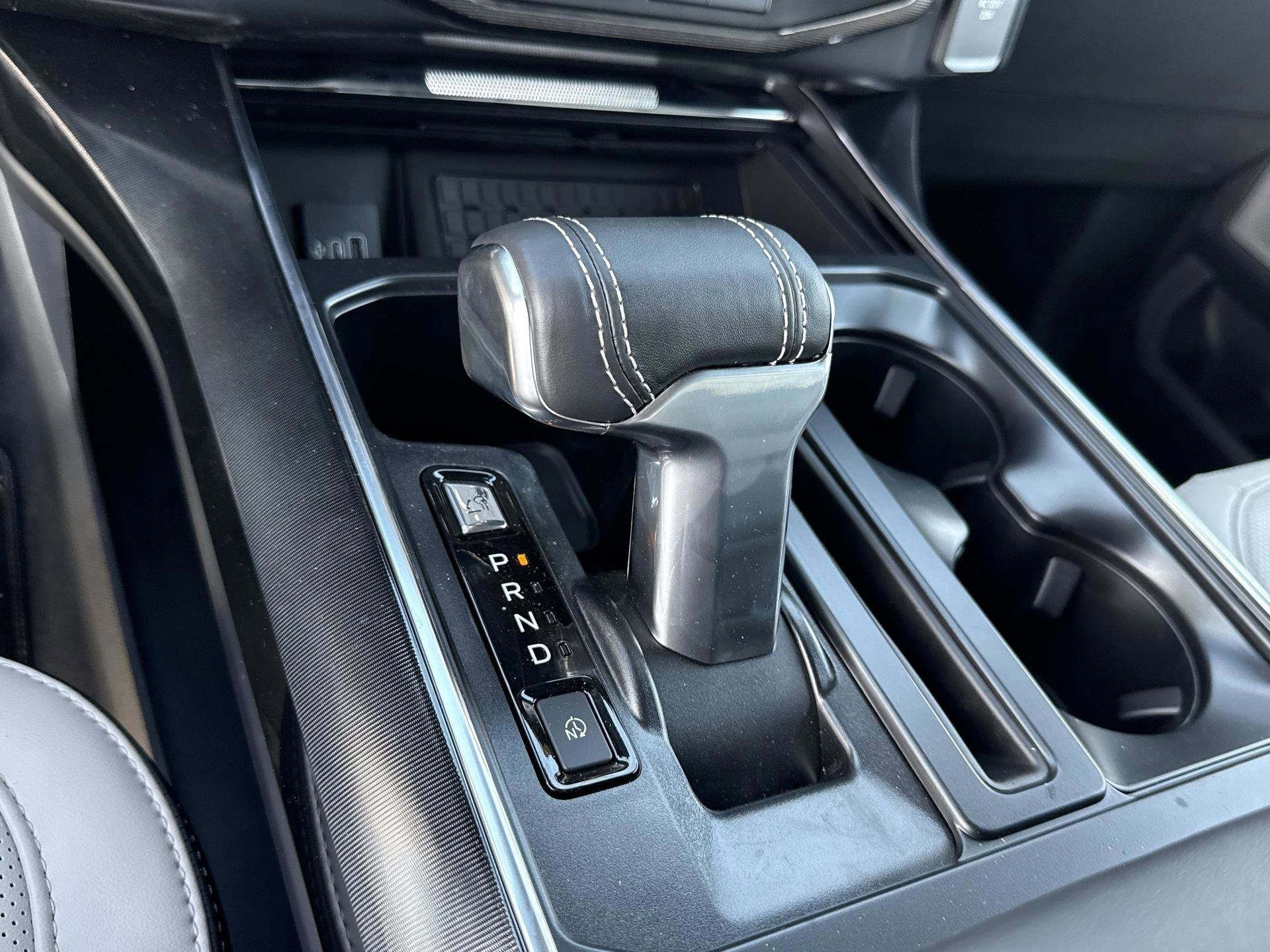 2025 Ford F-150 Lightning Platinum - Photo 46