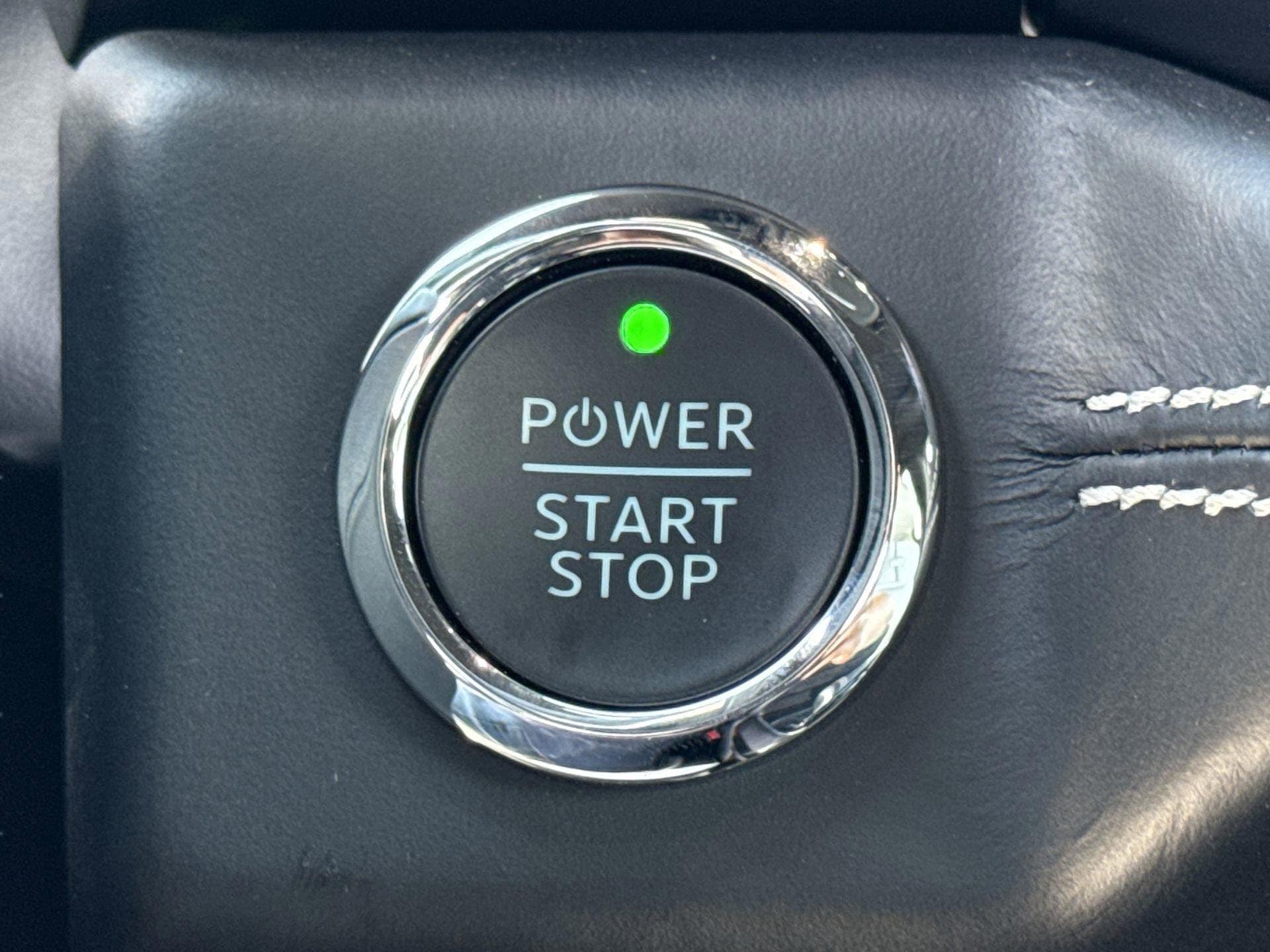 2025 Ford F-150 Lightning Platinum - Photo 38