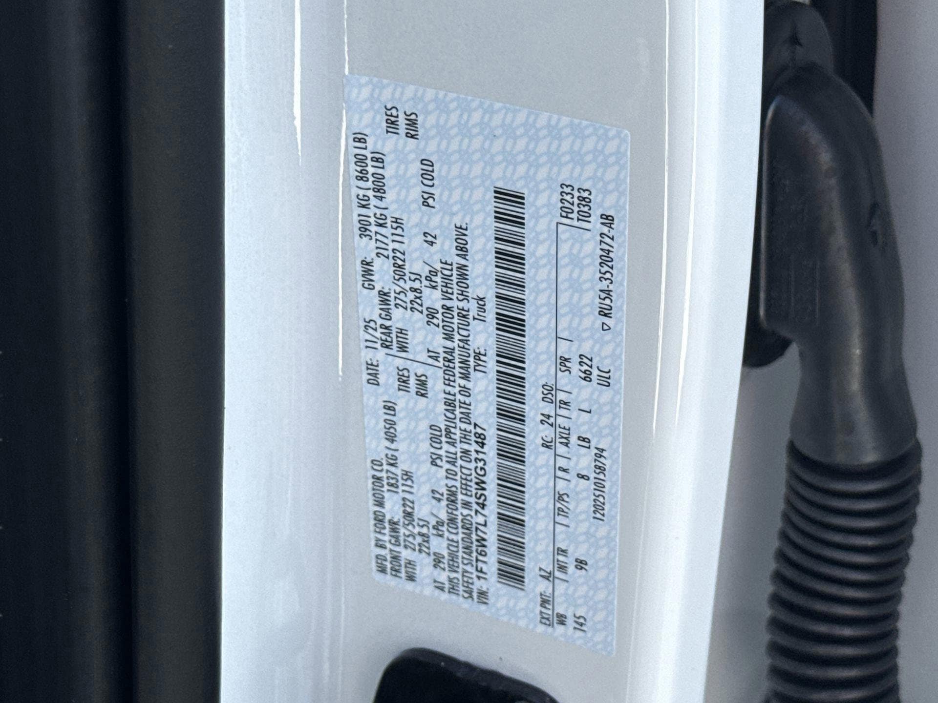 2025 Ford F-150 Lightning Platinum - Photo 44