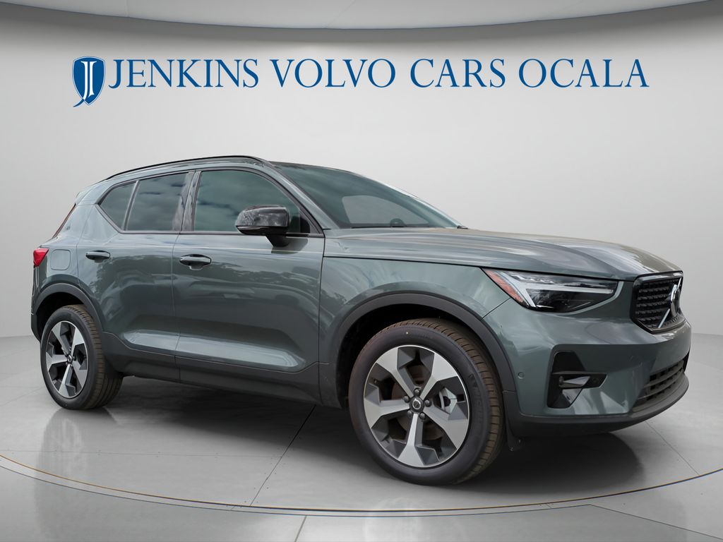 2026 Volvo XC40 B5 Plus AWD SUV