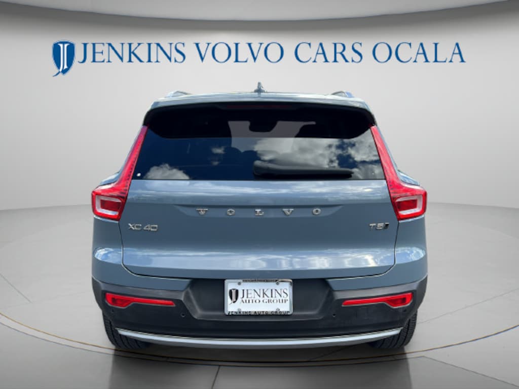 Used 2020 Volvo XC40 Momentum SUV