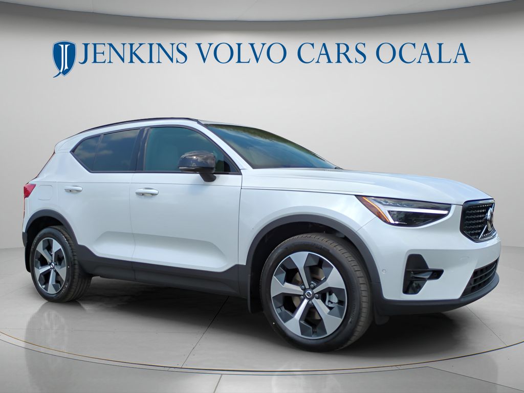 2026 Volvo XC40 B5 Plus AWD SUV