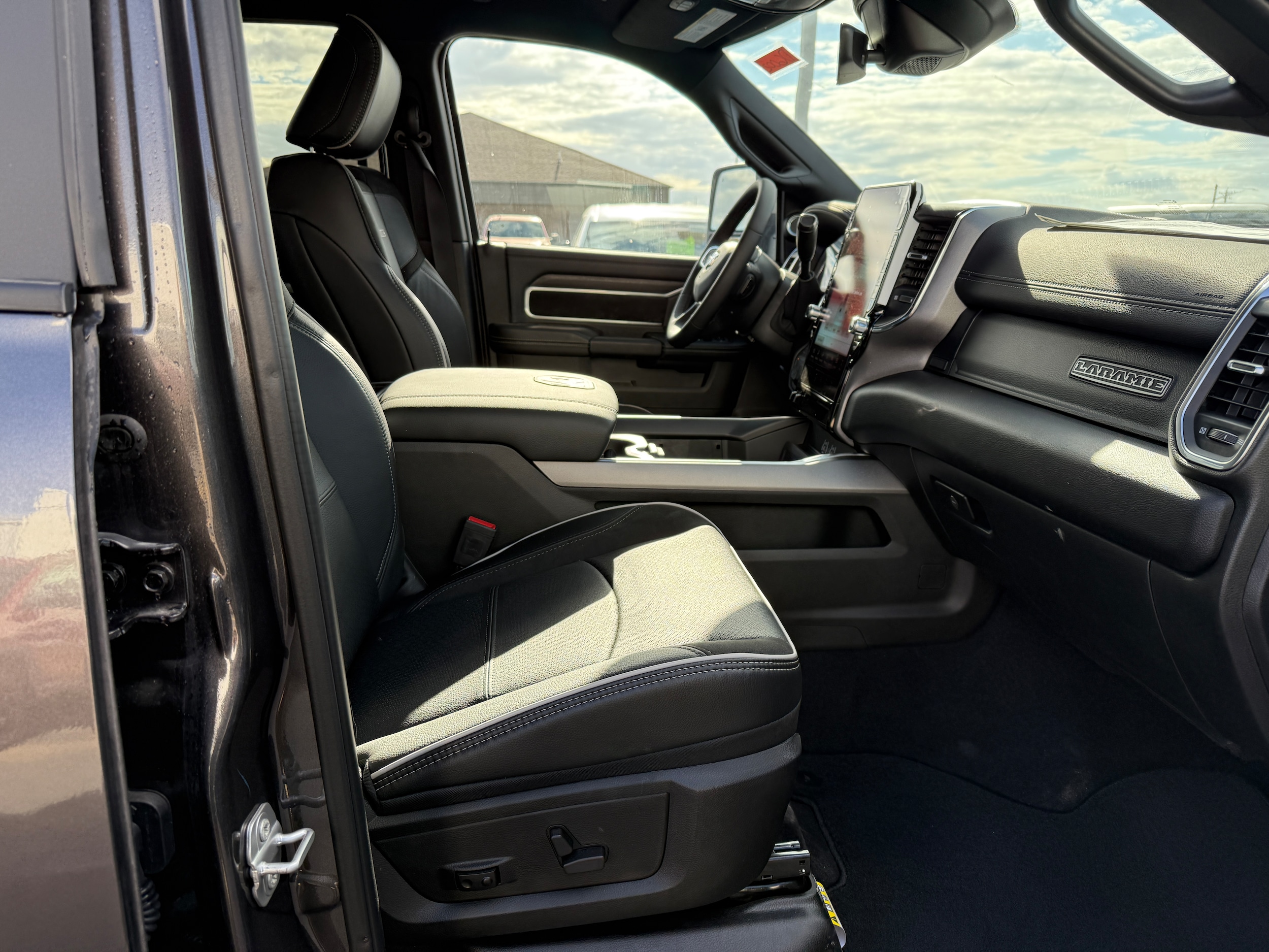 2026 RAM 2500 Laramie - Photo 10