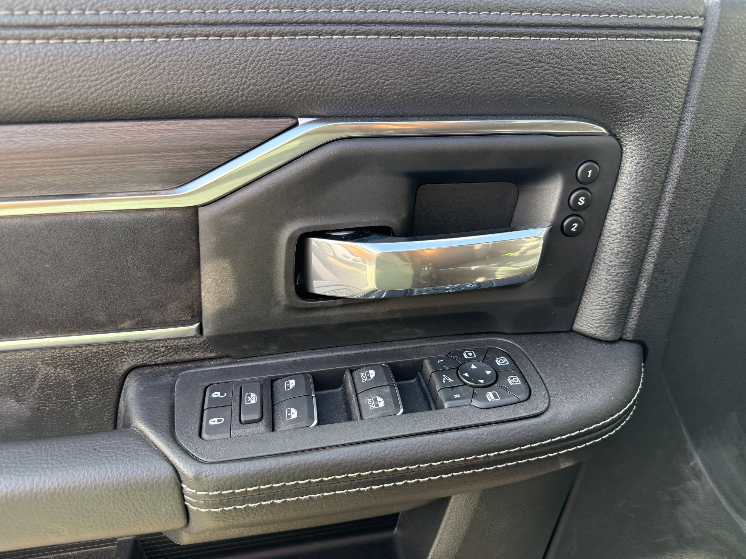 2026 RAM 2500 Laramie - Photo 20