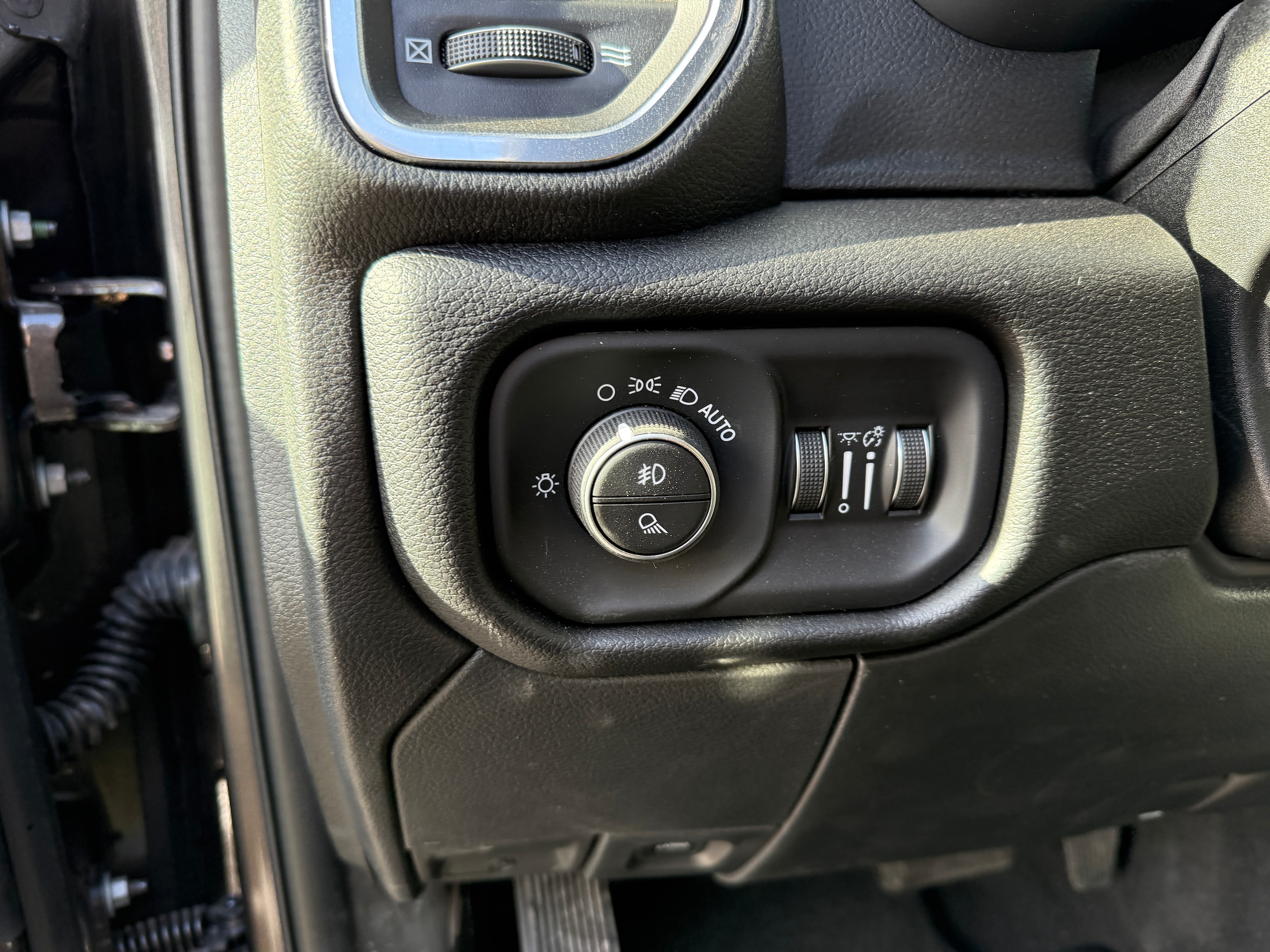 2026 RAM 2500 Laramie - Photo 23