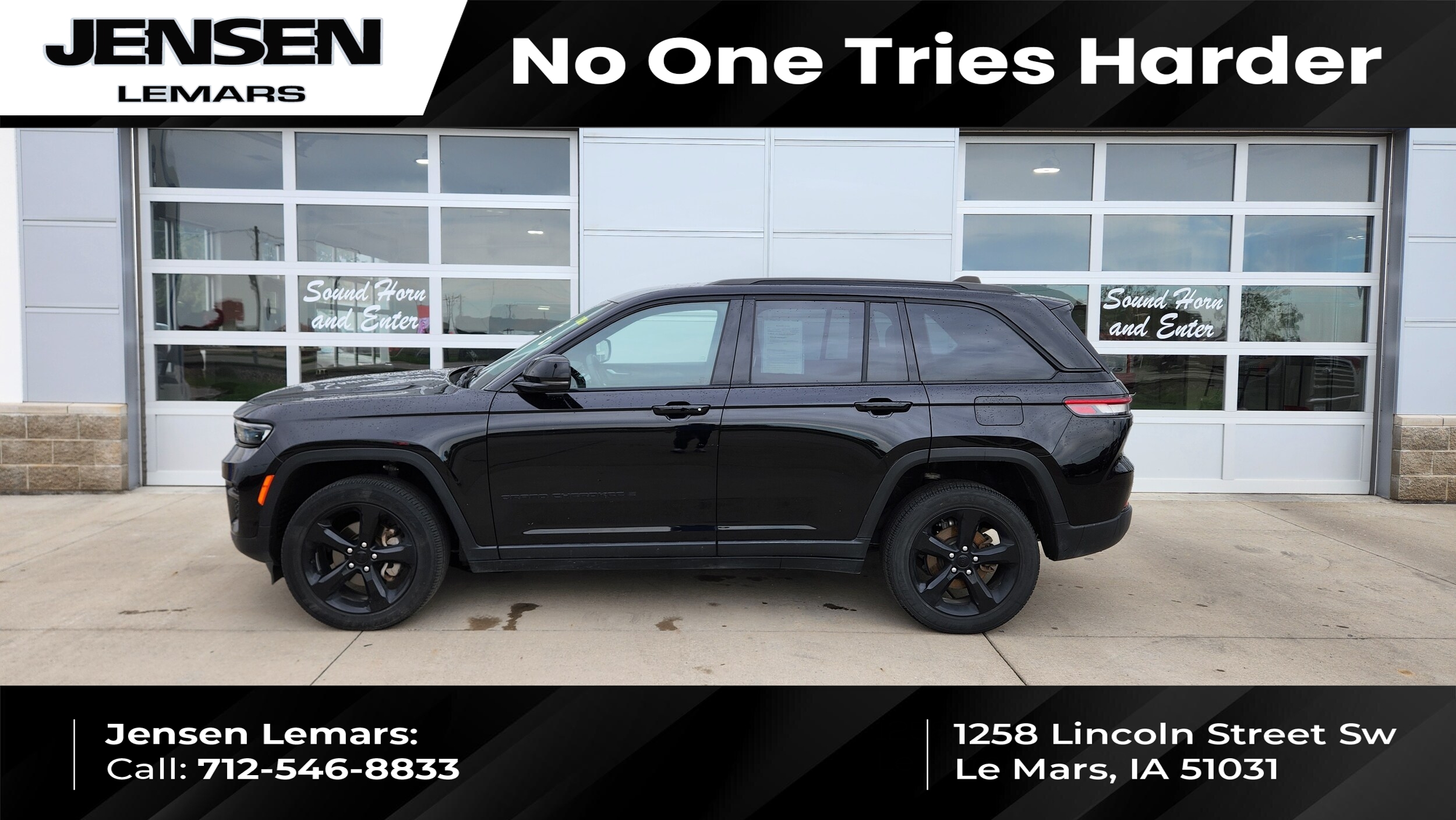 Used 2023 Jeep Grand Cherokee Laredo SUV