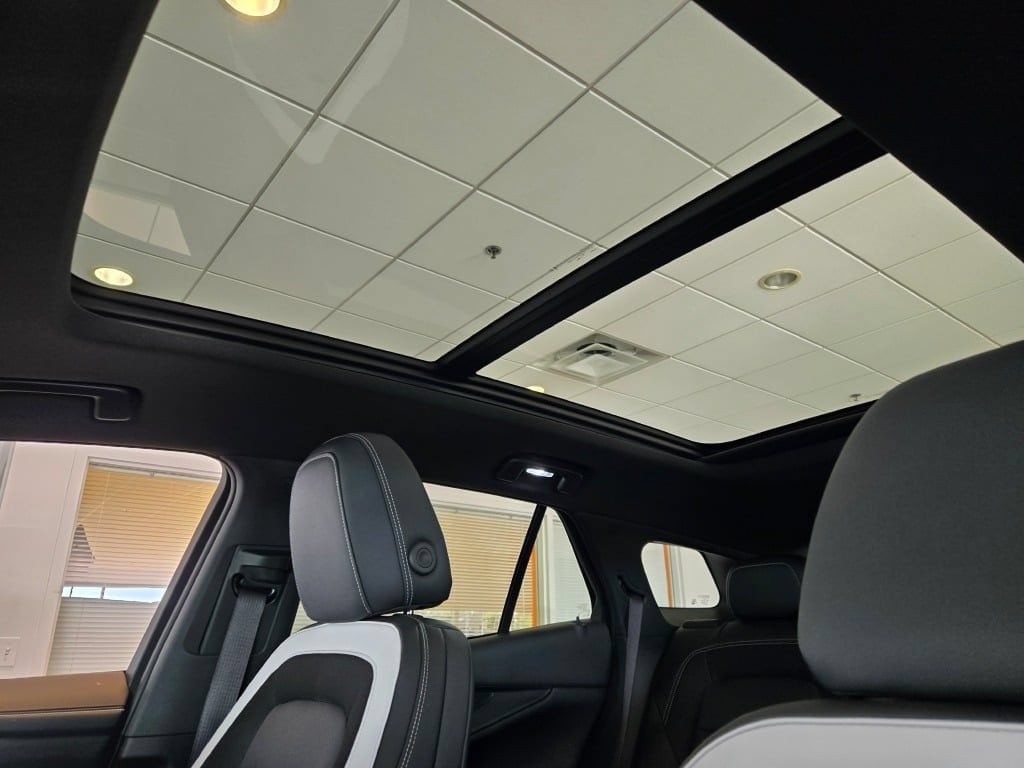 2024 Chevrolet Blazer EV LT - Photo 23