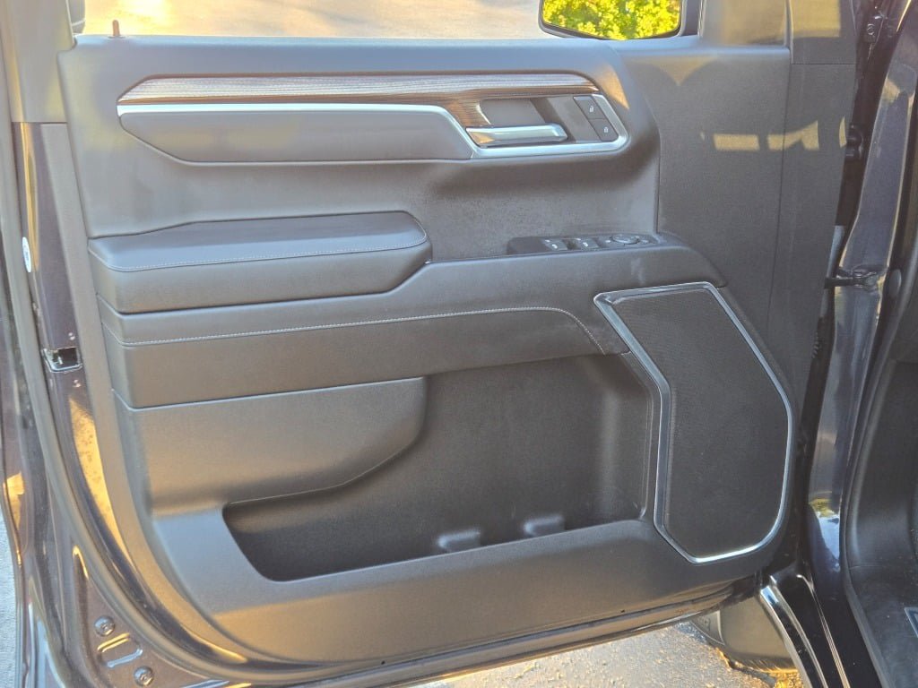 2023 Chevrolet Silverado 1500 LT - Photo 18