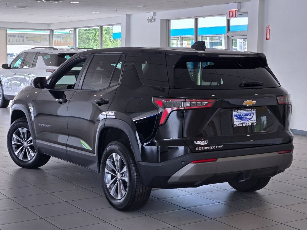 2025 Chevrolet Equinox LT - Photo 13