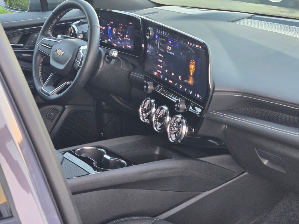 2024 Chevrolet Blazer EV LT - Photo 8