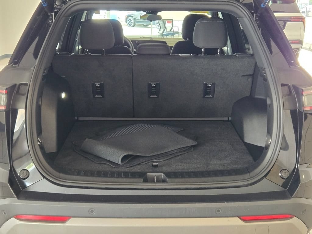 2025 Chevrolet Equinox LT - Photo 12