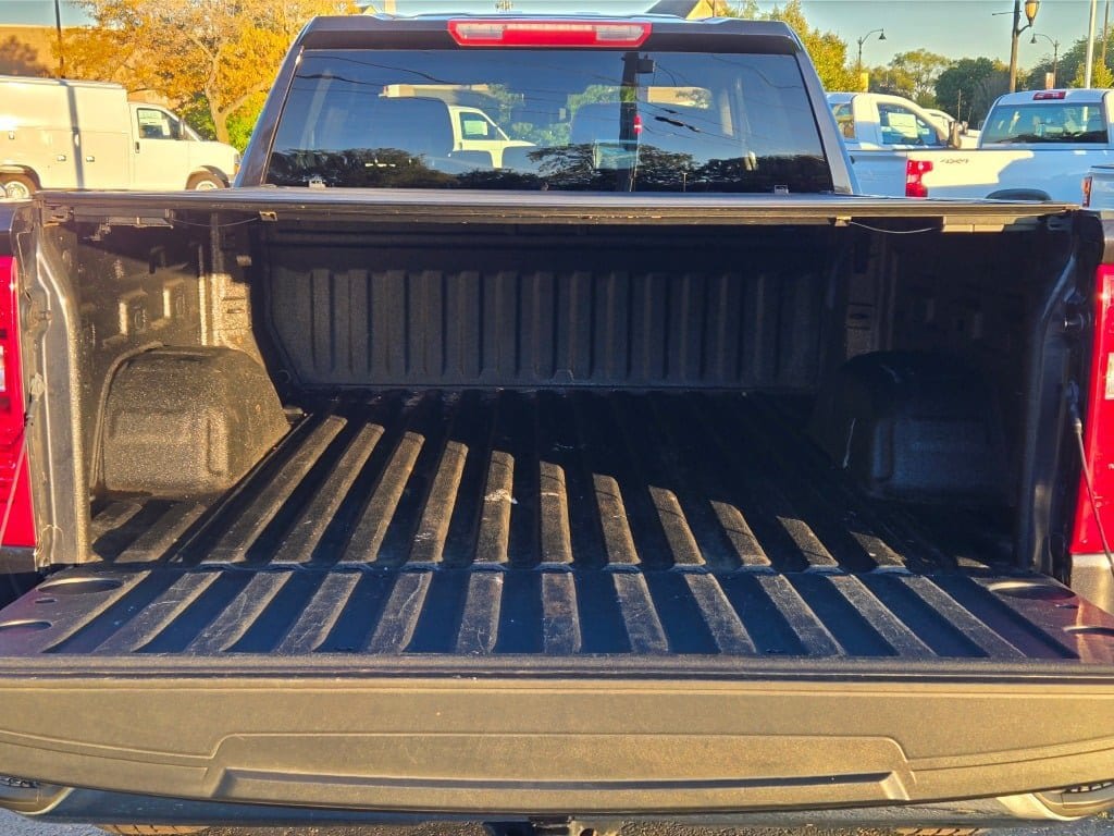 2023 Chevrolet Silverado 1500 LT - Photo 12