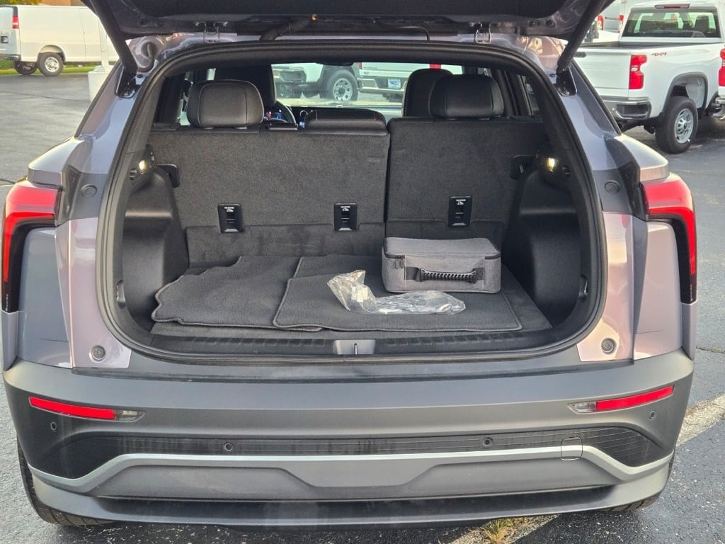 2024 Chevrolet Blazer EV LT - Photo 13