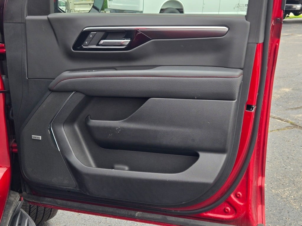 Used 2025 Chevrolet Suburban RST SUV