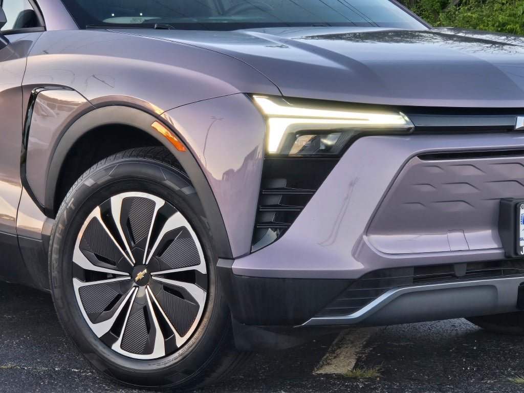 Used 2024 Chevrolet Blazer EV LT with VIN 3GNKDBRJ1RS243253 for sale in Glen Ellyn, IL