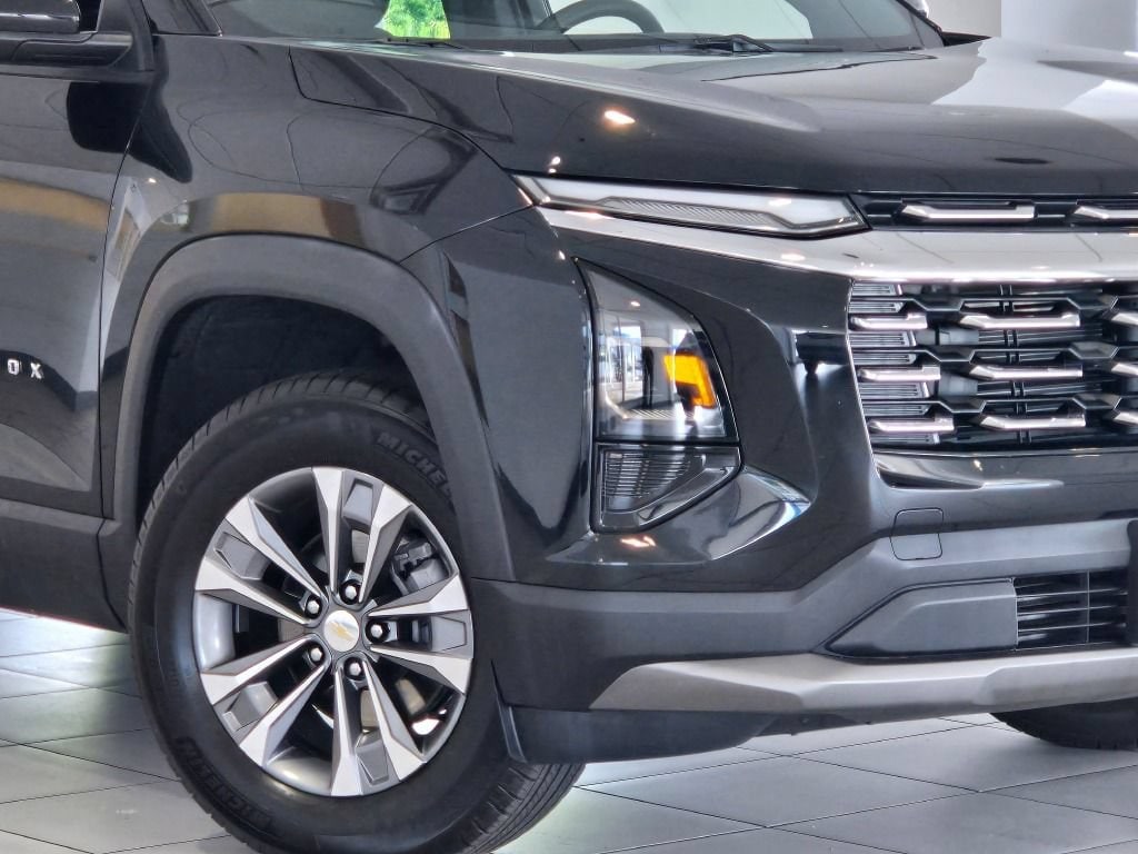 2025 Chevrolet Equinox LT - Photo 2
