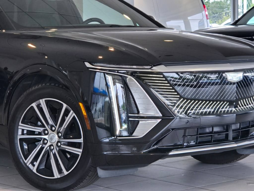 Used 2024 Cadillac LYRIQ Luxury 1 with VIN 1GYKPPRK0RZ130445 for sale in Glen Ellyn, IL