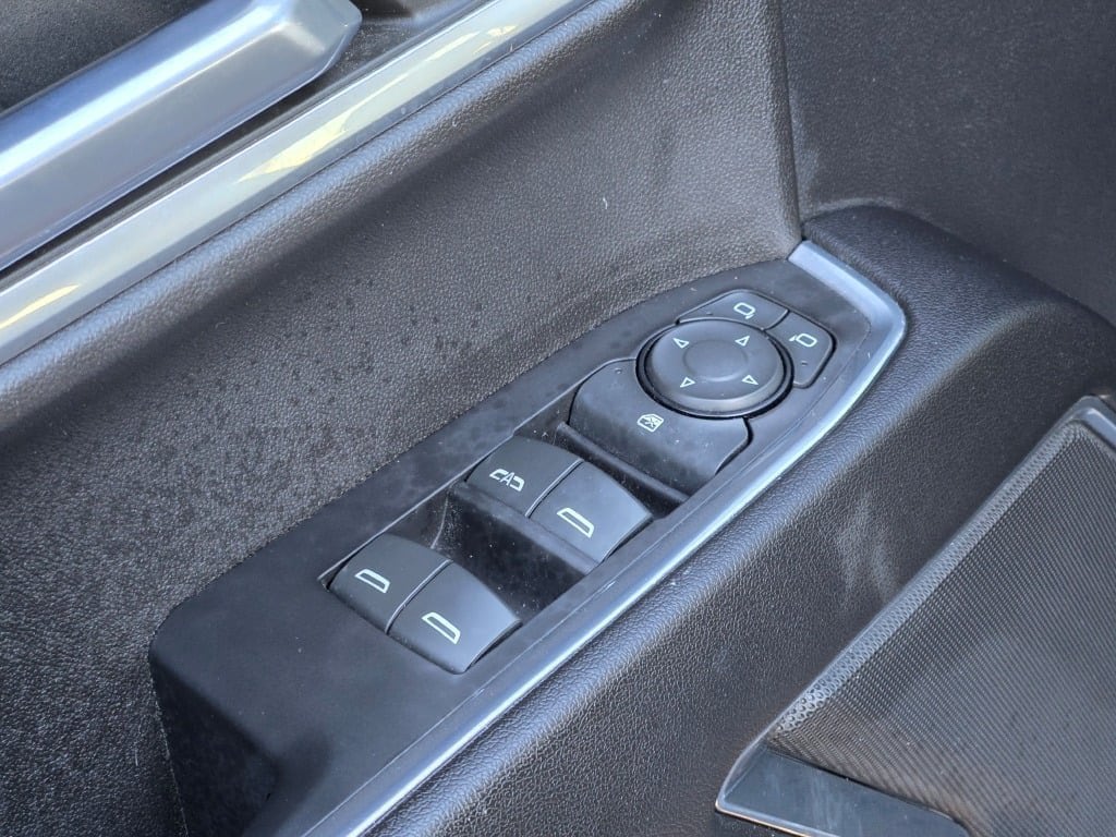 2023 Chevrolet Silverado 1500 LT - Photo 19