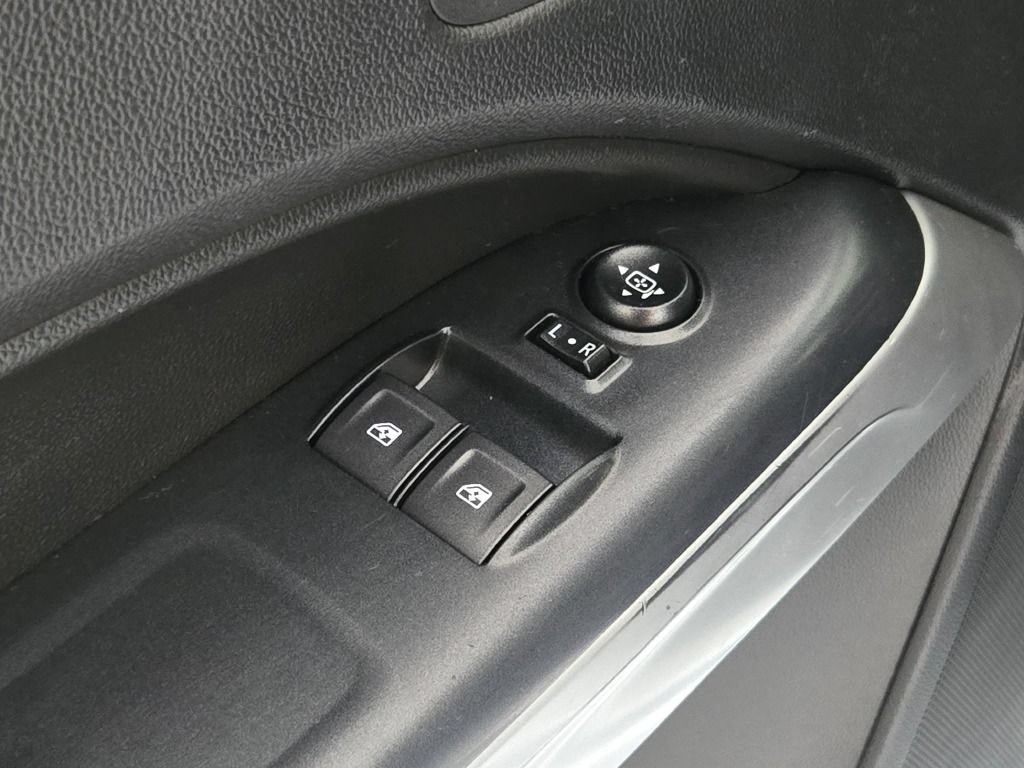 2021 Chevrolet Colorado LT - Photo 21