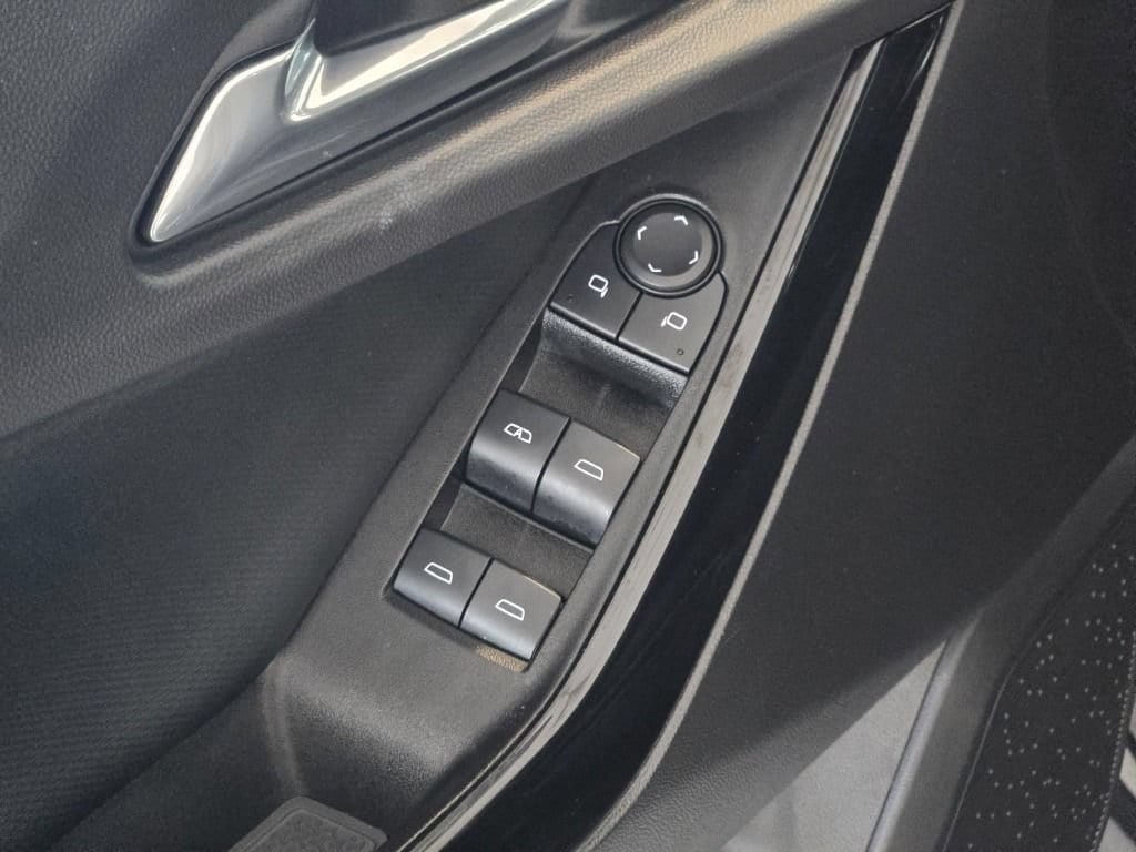 2025 Chevrolet Equinox LT - Photo 18