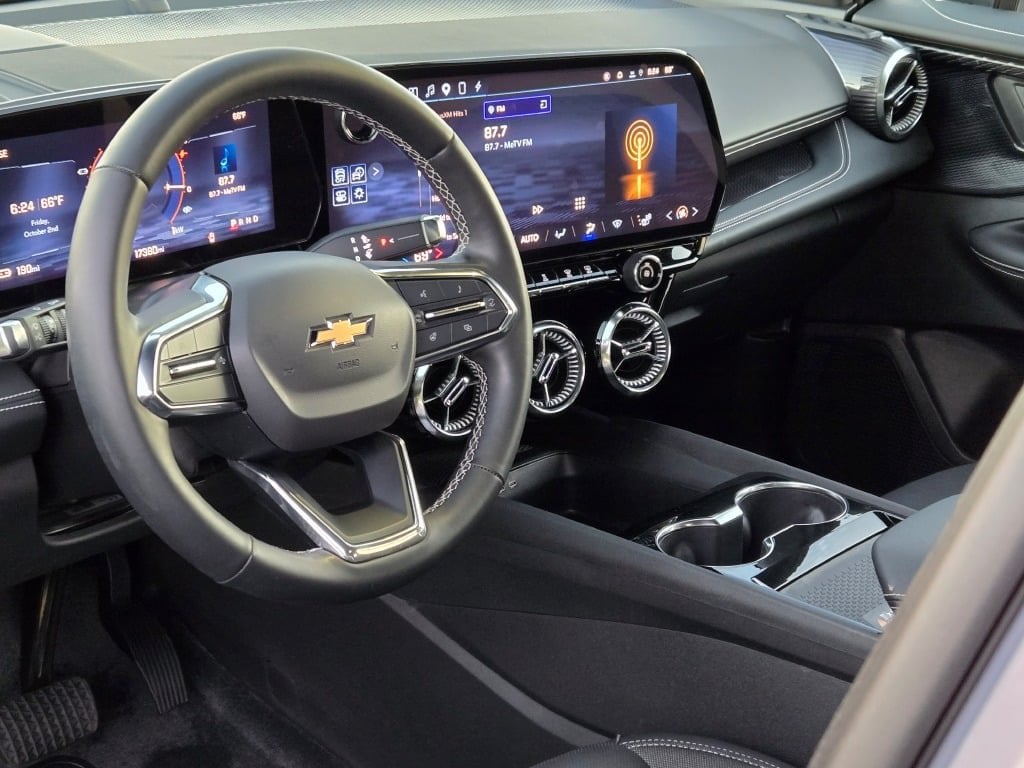 2024 Chevrolet Blazer EV LT - Photo 24