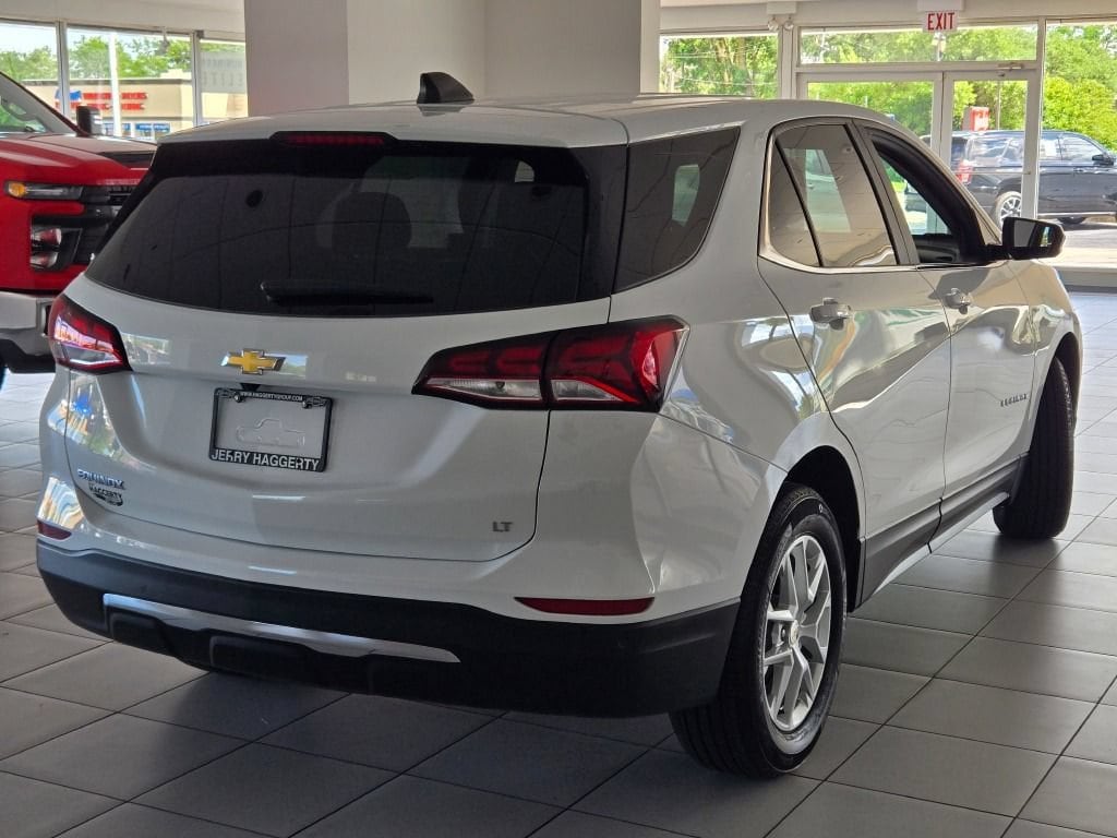 2024 Chevrolet Equinox LT - Photo 10